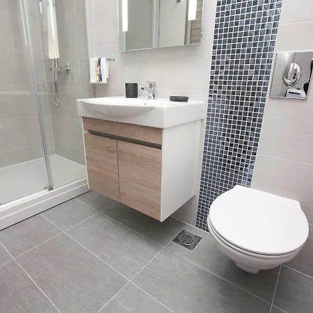 Apartment Wolverine *